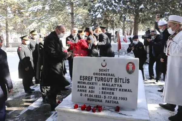 Bakan Soylu: Şehitler tepesi boş kalmıyor Bakan Soylu: Şehitler tepesi boş kalmıyor