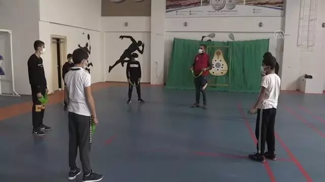 Batmanlı gençler ata sporu okçuluğu öğreniyor Batmanlı gençler ata sporu okçuluğu öğreniyor