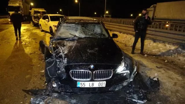 Buzda kayan 15 araç birbirine girdi: 1'i ağır 4 yaralı