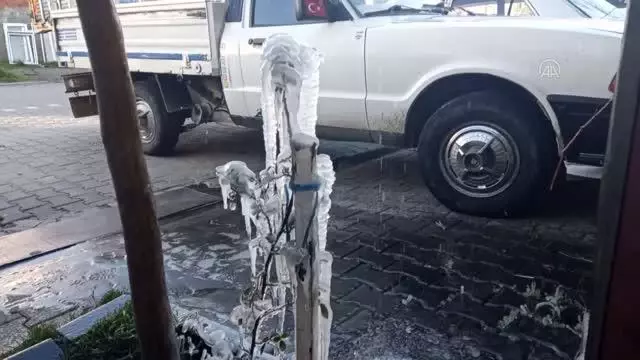 ÇANAKKALE - Küçükkuyu'da ender görülen aşırı soğuklar hayatı olumsuz etkiledi