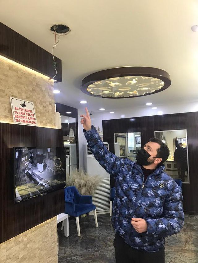 duvari delerek girdikleri kuyumcudan 80 bin 10 13933392 o