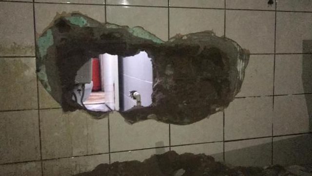 duvari delerek girdikleri kuyumcudan 80 bin 7 13933392 o