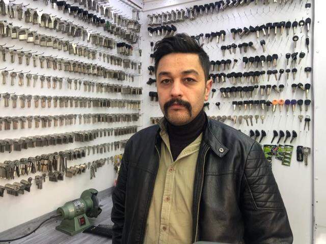 Evlerinde bıçaklanarak öldürülen aileyi ilk o gördü: Ortalık kan gölüydü, tanınmaz haldelerdi