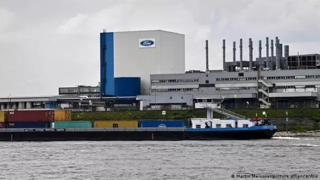 Ford'dan Almanya'ya 1 milyar dolar yatırım Ford'dan Almanya'ya 1 milyar dolar yatırım