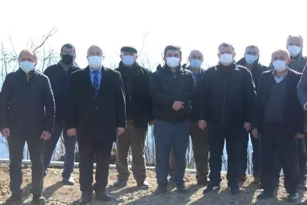 Gürgentepe'de 40 mahallenin görebileceği noktaya dev Türk bayrağı