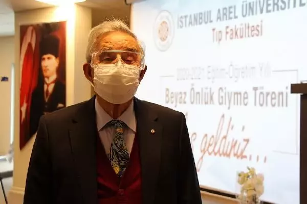 Hekimliğin ilk adımı atıldı; öğrenciler beyaz önlüklerini giydi Hekimliğin ilk adımı atıldı; öğrenciler beyaz önlüklerini giydi