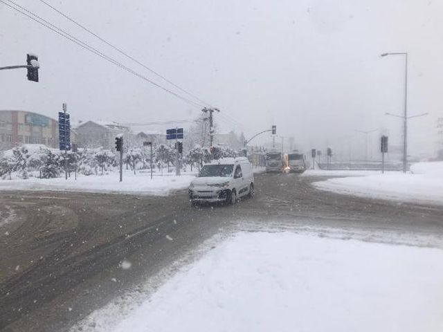 kocaeli de yogun kar yagisi ulasimi olumsuz 3 13933507 o
