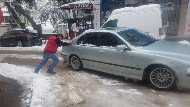kocaeli de yogun kar yagisi ulasimi olumsuz 7 13933507 o