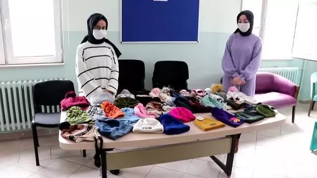Son dakika haber... Lise öğrencileri anne babasını kaybeden çocuklara mektup yazarak yalnız olmadıkları hissettirdi Son dakika haber... Lise öğrencileri anne babasını kaybeden çocuklara mektup yazarak yalnız olmadıkları hissettirdi