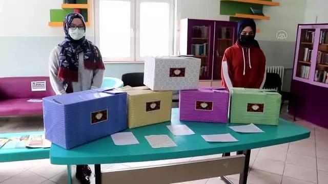 Son dakika haber... Lise öğrencileri anne babasını kaybeden çocuklara mektup yazarak yalnız olmadıkları hissettirdi Son dakika haber... Lise öğrencileri anne babasını kaybeden çocuklara mektup yazarak yalnız olmadıkları hissettirdi
