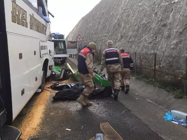 Son dakika haberleri! Şanlıurfa'da yolcu otobüsü, park halindeki kamyona çarptı: 3 ölü, 41 yaralı (2)- Yeniden Son dakika haberleri! Şanlıurfa'da yolcu otobüsü, park halindeki kamyona çarptı: 3 ölü, 41 yaralı (2)- Yeniden