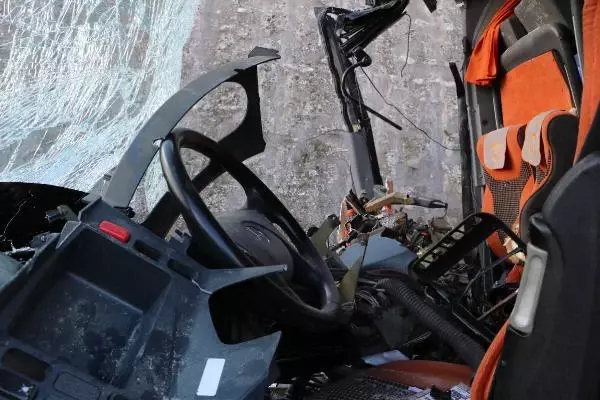 Son dakika haberleri! Şanlıurfa'da yolcu otobüsü, park halindeki kamyona çarptı: 3 ölü, 41 yaralı (2)- Yeniden Son dakika haberleri! Şanlıurfa'da yolcu otobüsü, park halindeki kamyona çarptı: 3 ölü, 41 yaralı (2)- Yeniden