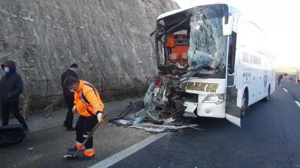 Son dakika haberleri! Şanlıurfa'da yolcu otobüsü, park halindeki kamyona çarptı: 3 ölü, 41 yaralı (2)- Yeniden Son dakika haberleri! Şanlıurfa'da yolcu otobüsü, park halindeki kamyona çarptı: 3 ölü, 41 yaralı (2)- Yeniden