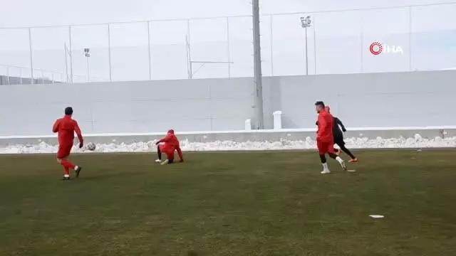 Sivasspor eksi 7 derecede idman yaptı Sivasspor eksi 7 derecede idman yaptı