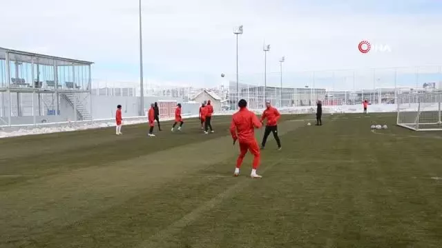 Sivasspor eksi 7 derecede idman yaptı Sivasspor eksi 7 derecede idman yaptı