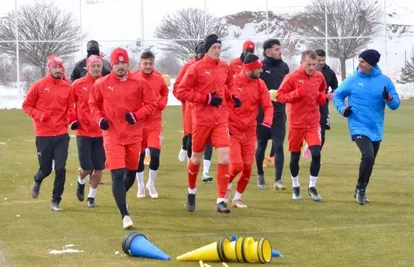 Sivasspor eksi 7 derecede idman yaptı Sivasspor eksi 7 derecede idman yaptı