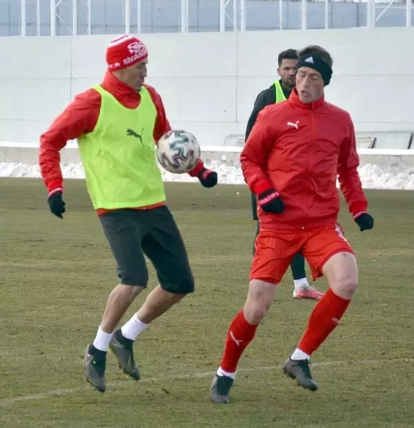 Sivasspor eksi 7 derecede idman yaptı Sivasspor eksi 7 derecede idman yaptı
