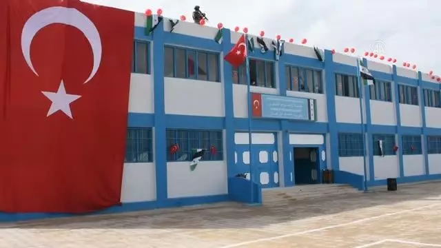 TEL ABYAD - Türkiye'nin Barış Pınarı Harekatı bölgesinde eğitime desteği sürüyor TEL ABYAD - Türkiye'nin Barış Pınarı Harekatı bölgesinde eğitime desteği sürüyor