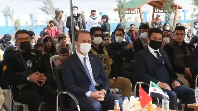 TEL ABYAD - Türkiye'nin Barış Pınarı Harekatı bölgesinde eğitime desteği sürüyor TEL ABYAD - Türkiye'nin Barış Pınarı Harekatı bölgesinde eğitime desteği sürüyor