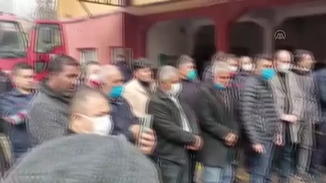 Son dakika: Trafik kazasında hayatını kaybeden itfaiye eri son yolculuğuna uğurlandı Son dakika: Trafik kazasında hayatını kaybeden itfaiye eri son yolculuğuna uğurlandı