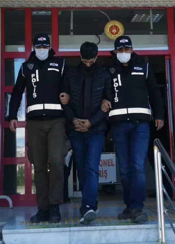 Tunceli Belediye Başkanı Maçoğlu'nun kardeşi uyuşturucu ticaretinden tutuklandı Tunceli Belediye Başkanı Maçoğlu'nun kardeşi uyuşturucu ticaretinden tutuklandı