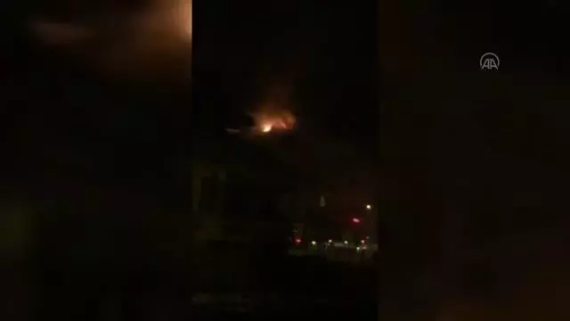Son dakika haberi: 4 katlı apartmanın çatısında yangın çıktı Son dakika haberi: 4 katlı apartmanın çatısında yangın çıktı