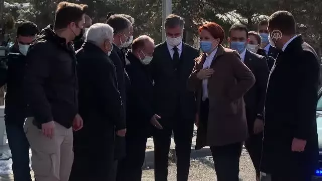 Akşener, özel toplu taşıma sektörü temsilcileri ve çalışanlarının sorunlarını dinledi Akşener, özel toplu taşıma sektörü temsilcileri ve çalışanlarının sorunlarını dinledi