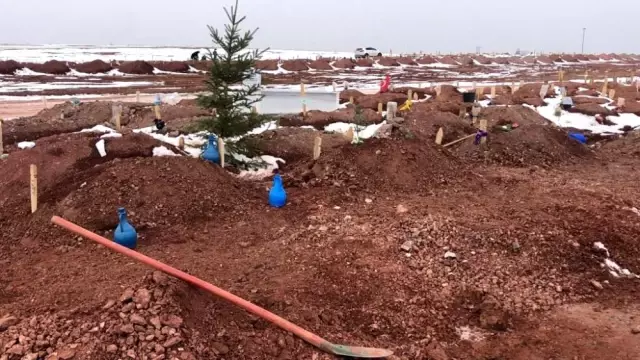 ESKİŞEHİR - Öldürülen anne baba ve dört yaşındaki oğlu toprağa verildi ESKİŞEHİR - Öldürülen anne baba ve dört yaşındaki oğlu toprağa verildi