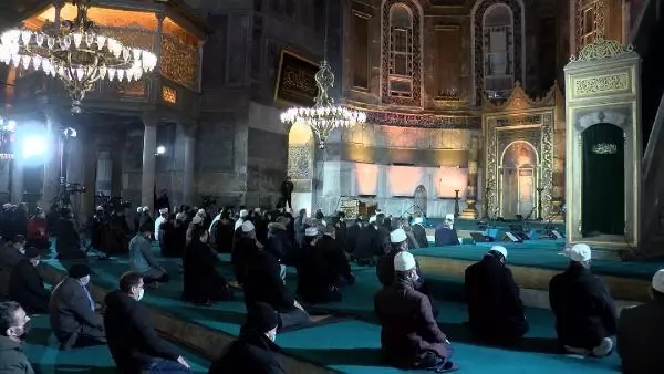 Ayasofya'da ilk Regaip Kandili programı Ayasofya'da ilk Regaip Kandili programı