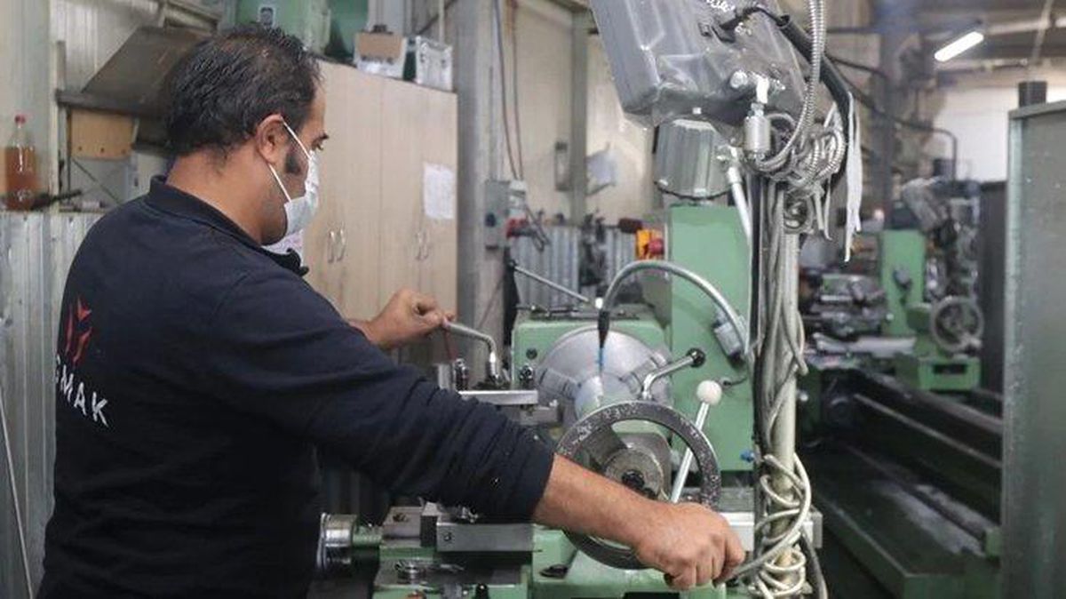 Babasının vefatıyla devraldığı şirketi büyüten genç girişimci, şimdi 19 ülkeye makine ihraç ediyor