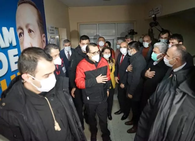 KASTAMONU - Bakan Dönmez, kırsaldaki şebekelerin yenilenmesine ağırlık vereceklerini söyledi KASTAMONU - Bakan Dönmez, kırsaldaki şebekelerin yenilenmesine ağırlık vereceklerini söyledi