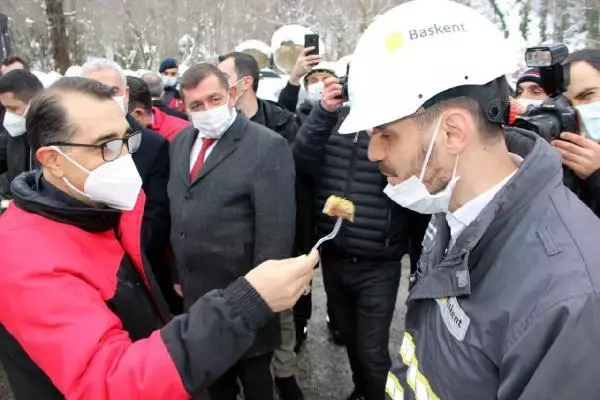 KASTAMONU - Bakan Dönmez, elektrik kesintileriyle ilgili konuştu KASTAMONU - Bakan Dönmez, elektrik kesintileriyle ilgili konuştu