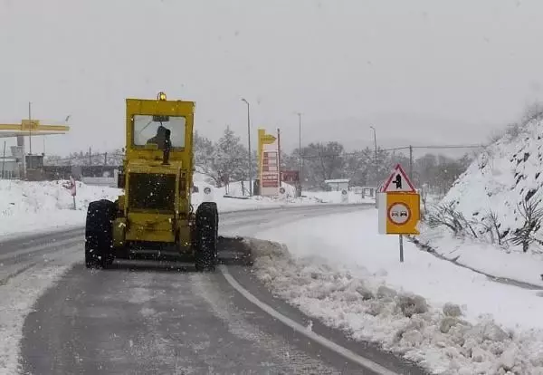 Balıkesir'de rekor 'kar' yağışı Balıkesir'de rekor 'kar' yağışı