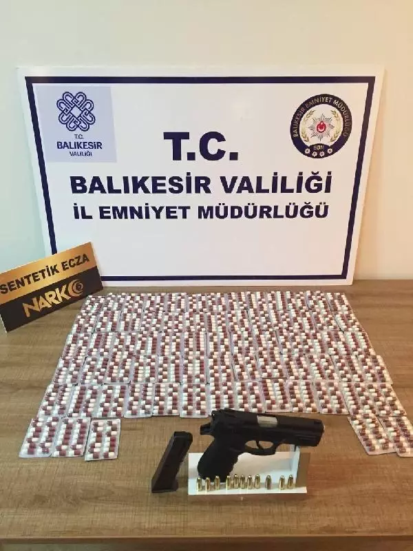 Balıkesir polisinden uyuşturucu operasyonu Balıkesir polisinden uyuşturucu operasyonu