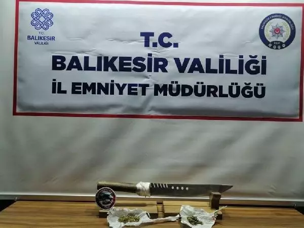 Balıkesir polisinden uyuşturucu operasyonu Balıkesir polisinden uyuşturucu operasyonu