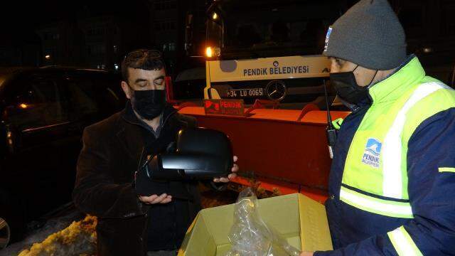 Belediye çalışanının bıraktığı not araç sahibini duygulandırdı: Aracın aynasını kırdık, sizi bulamadık