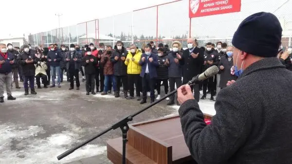 Boluspor'un efsane futbolcusu Rıdvan Ertani, toprağa verildi Boluspor'un efsane futbolcusu Rıdvan Ertani, toprağa verildi