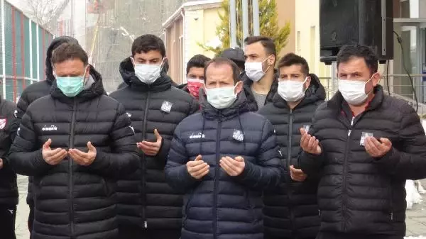 Boluspor'un efsane futbolcusu Rıdvan Ertani, toprağa verildi Boluspor'un efsane futbolcusu Rıdvan Ertani, toprağa verildi