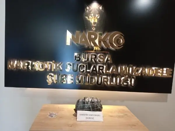 Bursa'da 9 kilo uyuşturucu ele geçirildi Bursa'da 9 kilo uyuşturucu ele geçirildi