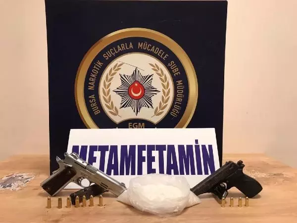 Bursa'da 9 kilo uyuşturucu ele geçirildi Bursa'da 9 kilo uyuşturucu ele geçirildi