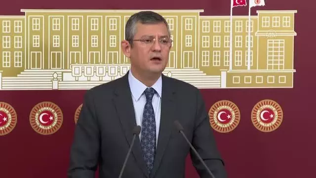 CHP Grup Başkanvekili Özel, AK Parti kongrelerini eleştirdi (3) CHP Grup Başkanvekili Özel, AK Parti kongrelerini eleştirdi (3)
