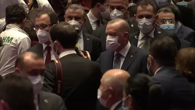Cumhurbaşkanı Erdoğan: 'Bu ülke milli ve manevi değerlerle mücehhez gençlerin omuzlarında yükselecektir' Cumhurbaşkanı Erdoğan: 'Bu ülke milli ve manevi değerlerle mücehhez gençlerin omuzlarında yükselecektir'