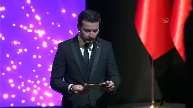Cumhurbaşkanı Erdoğan: 'Türkiye, bizim dönemimizde diğer alanlarla birlikte spor altyapısında da çağ atlamıştır' Cumhurbaşkanı Erdoğan: 'Türkiye, bizim dönemimizde diğer alanlarla birlikte spor altyapısında da çağ atlamıştır'