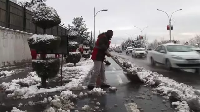 Diyarbakır Büyükşehir Belediyesi kar temizleme çalışmalarını tamamladı Diyarbakır Büyükşehir Belediyesi kar temizleme çalışmalarını tamamladı