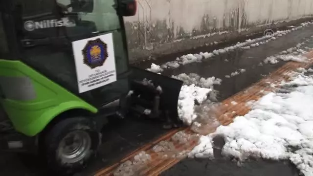 Diyarbakır Büyükşehir Belediyesi kar temizleme çalışmalarını tamamladı Diyarbakır Büyükşehir Belediyesi kar temizleme çalışmalarını tamamladı