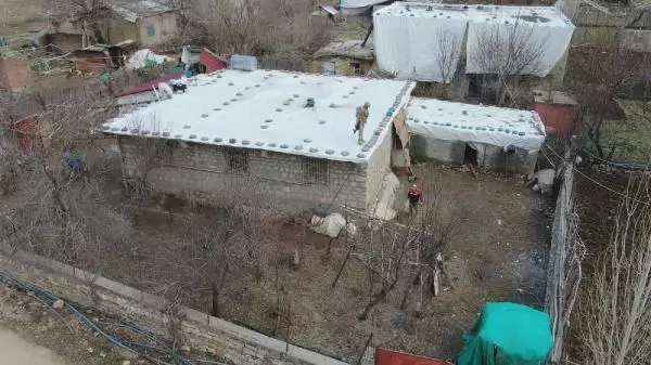Diyarbakır'da 'Narko-Terör Tırpan-3' operasyonu: 5 gözaltı Diyarbakır'da 'Narko-Terör Tırpan-3' operasyonu: 5 gözaltı