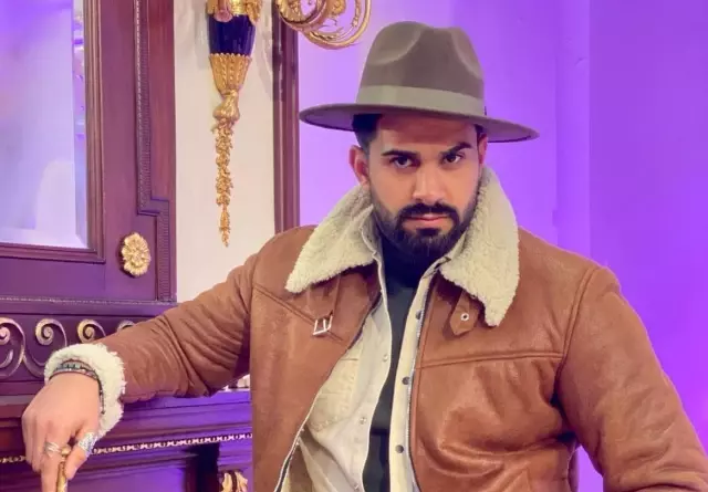 Doya Doya Moda Adnan kimdir? Adnan Kızıltaş kaç yaşında, nereli? Adnan Kızıltaş daha önce hangi programdaydı? Doya Doya Moda Adnan kimdir? Adnan Kızıltaş kaç yaşında, nereli? Adnan Kızıltaş daha önce hangi programdaydı?