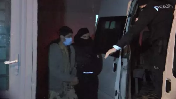 Esenyurt'ta Afgan uyrukluların kağıt toplama kavgasında kan aktı Esenyurt'ta Afgan uyrukluların kağıt toplama kavgasında kan aktı
