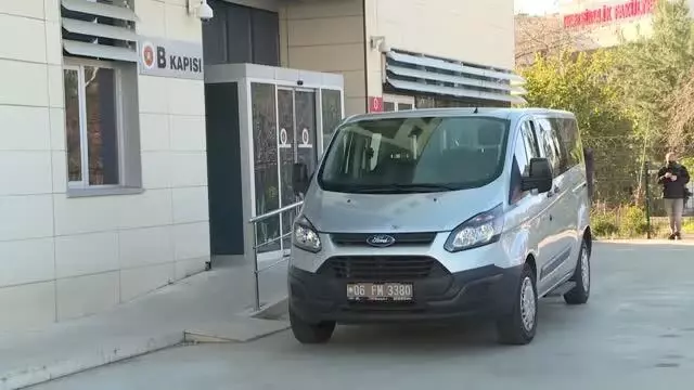 Evlerinde ölü bulunan doktorun diyetisyen eşini silahla öldürdükten sonra intihar ettiği belirlendi Evlerinde ölü bulunan doktorun diyetisyen eşini silahla öldürdükten sonra intihar ettiği belirlendi
