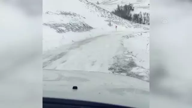 Son dakika haber... Filyasyon ekipleri aşı yapmak için karlı yolları paletli ambulanslarla aşıyor Son dakika haber... Filyasyon ekipleri aşı yapmak için karlı yolları paletli ambulanslarla aşıyor